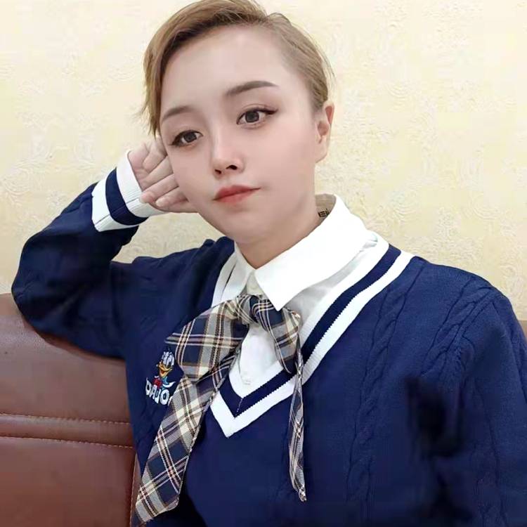 浮波拿炙热的照片