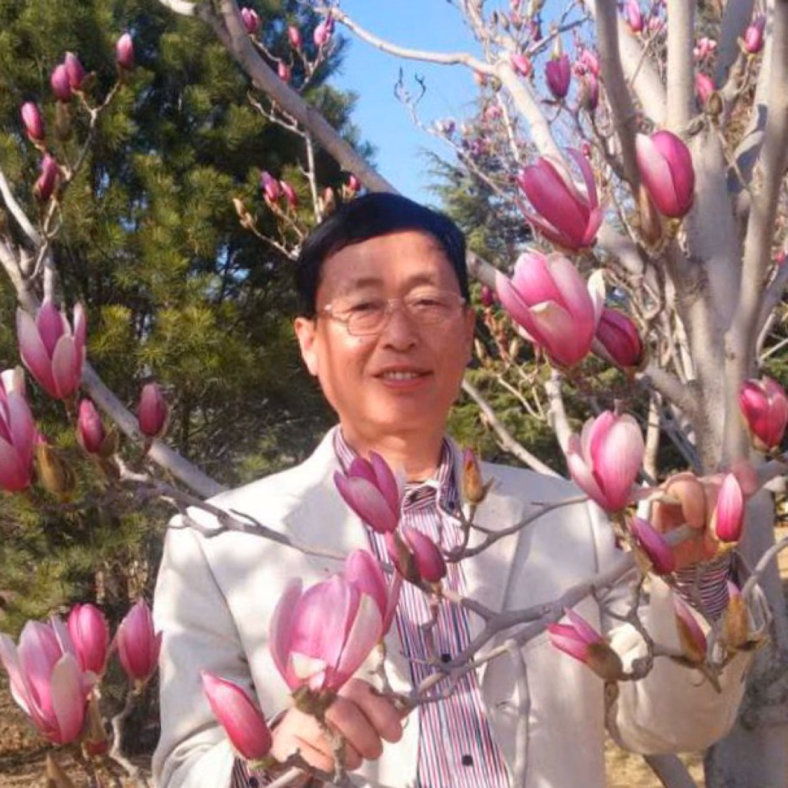 真成善良的照片