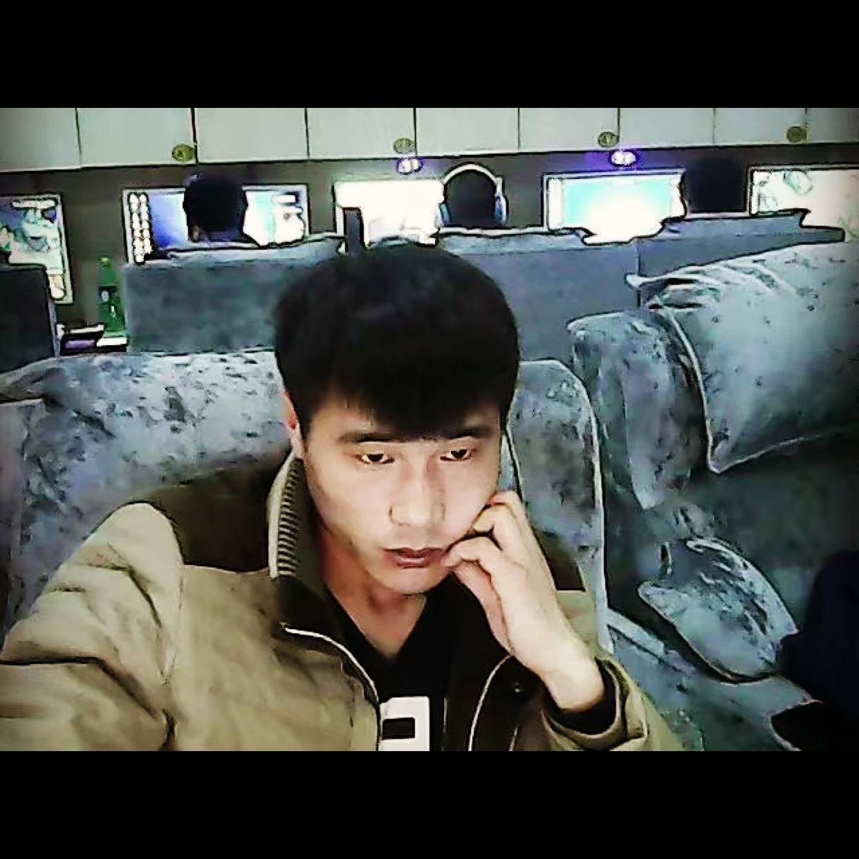 春华倾心苗条的照片