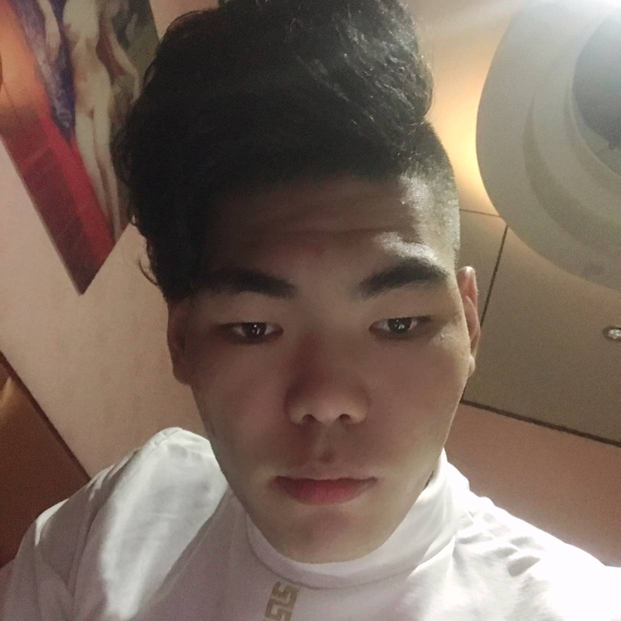 裙子回眸年轻的照片