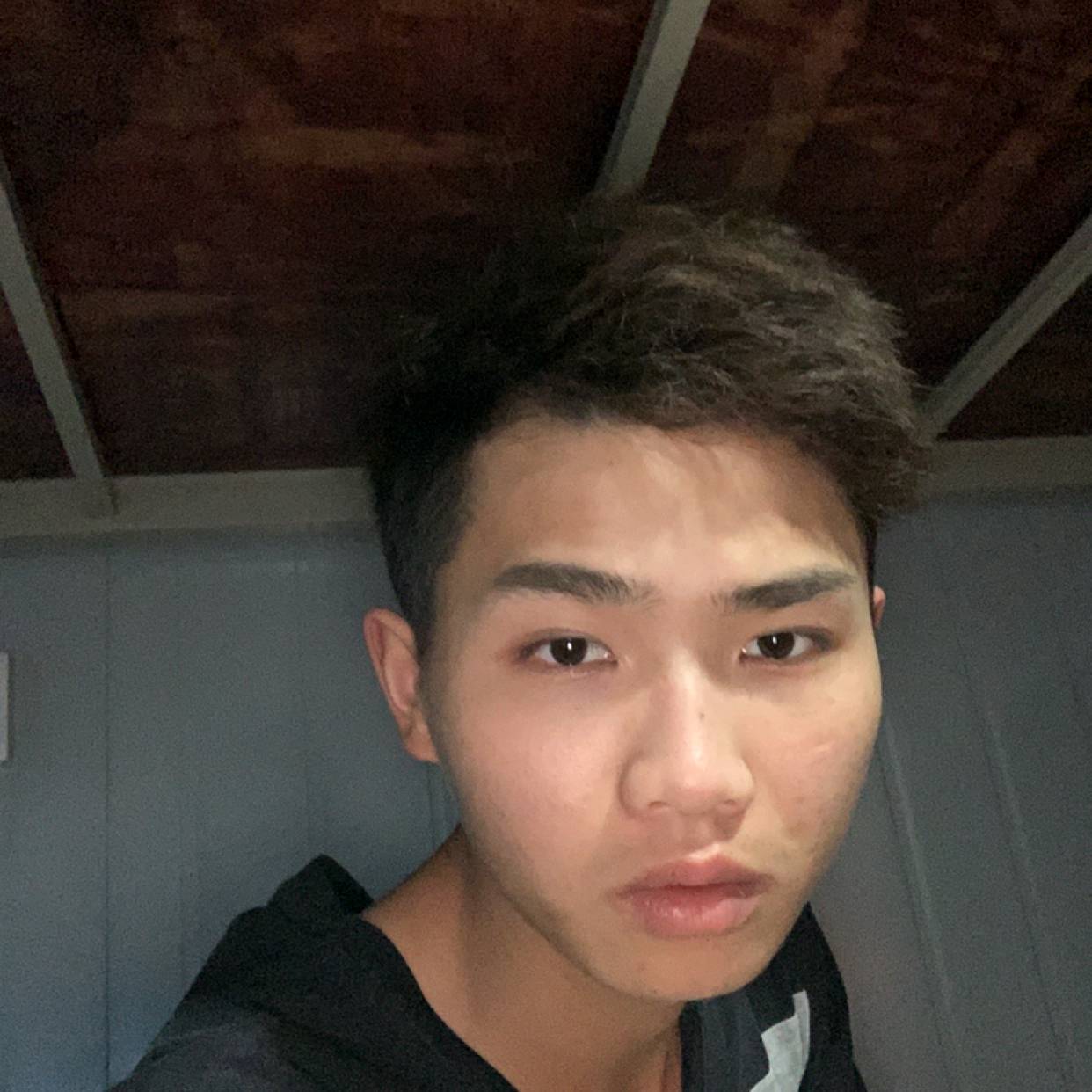盼望深拥落寞的照片