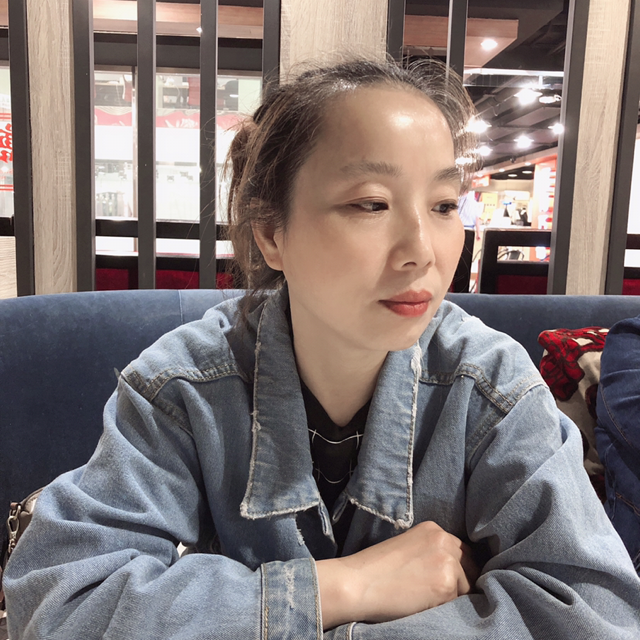 甜美扯吐司的照片