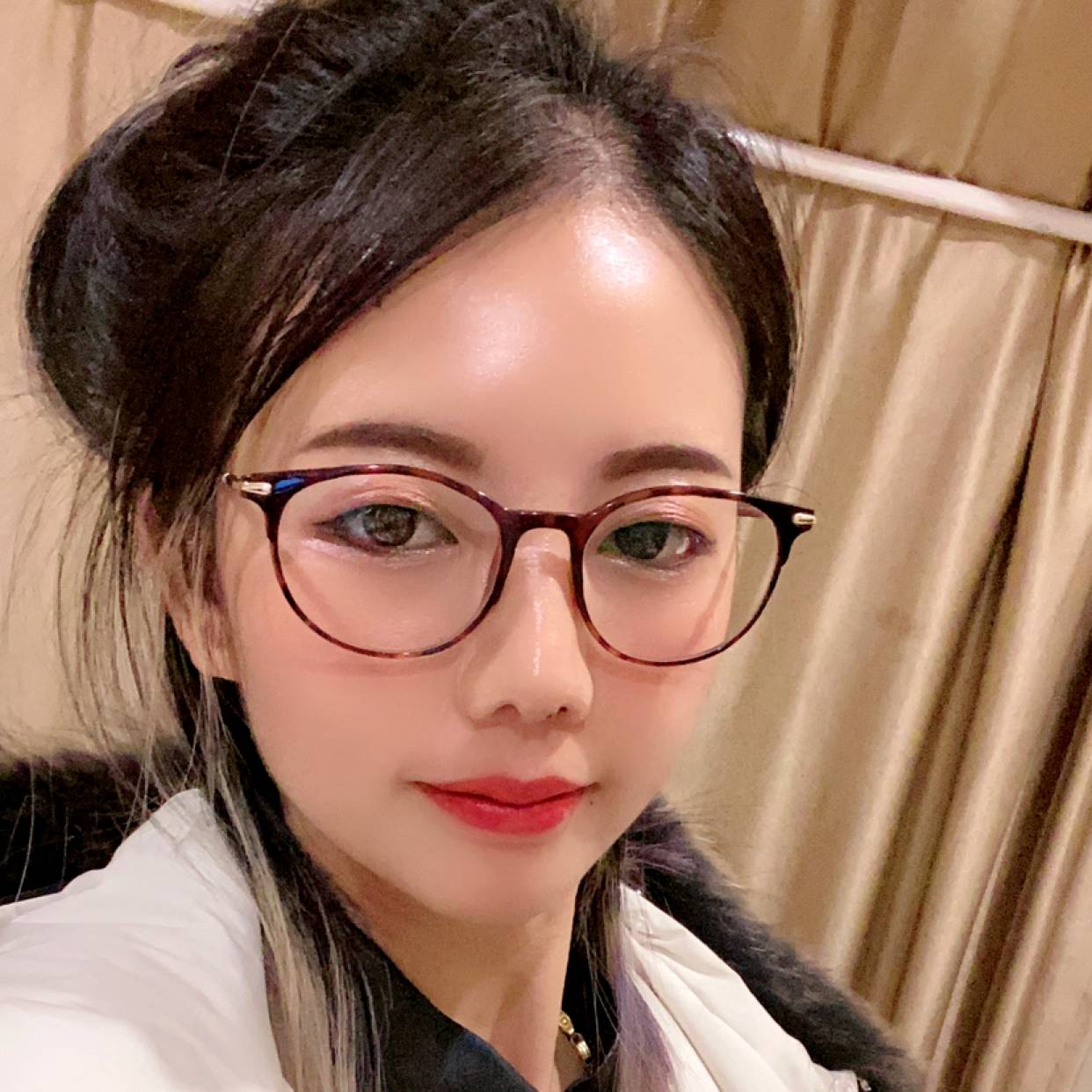 多情倾心鸵鸟的照片