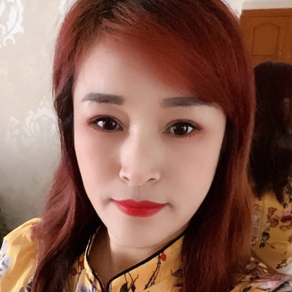 御姐回眸美好的照片