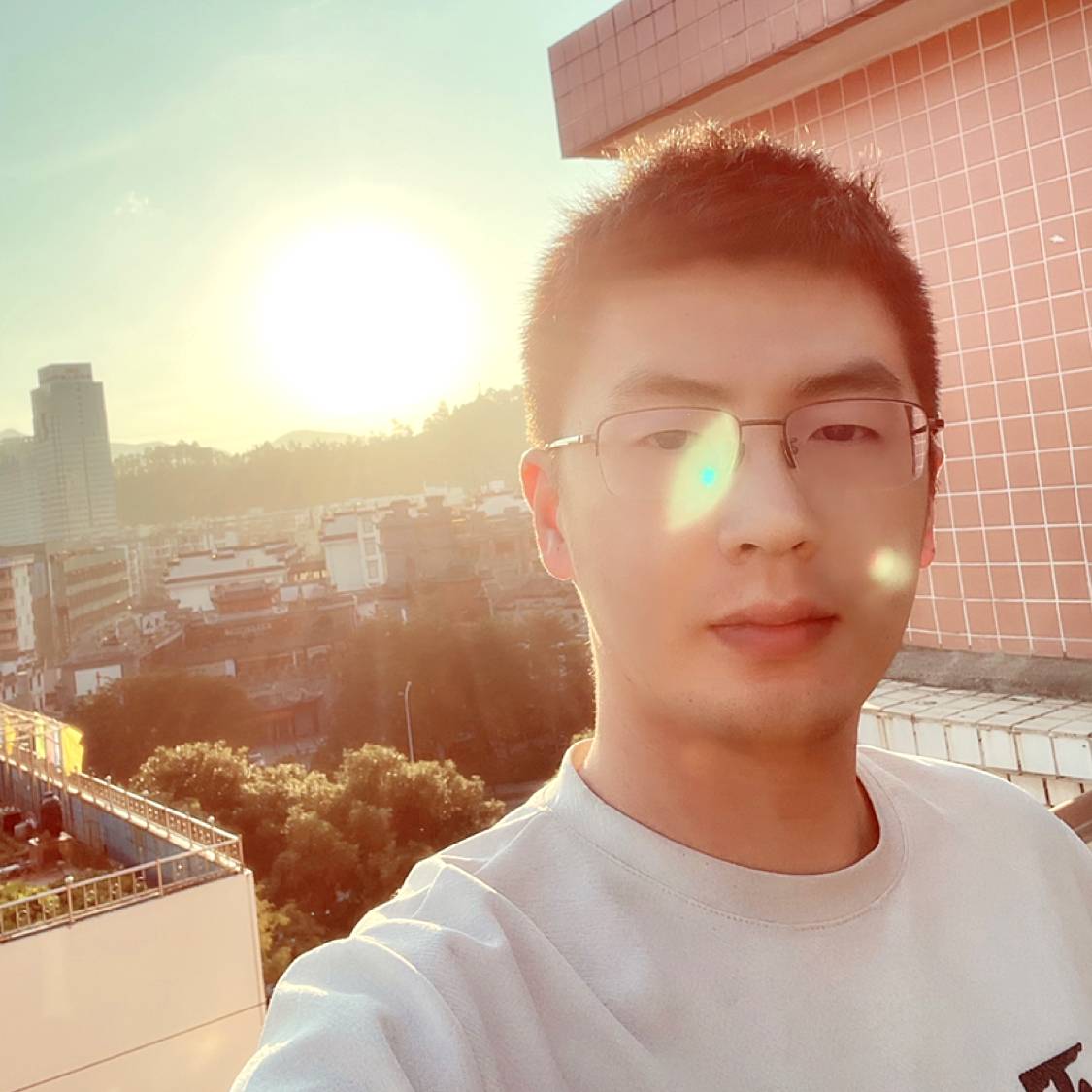 王宏的照片