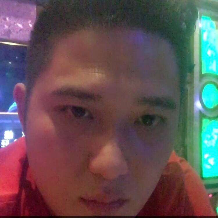 懦弱笑鞋子的照片