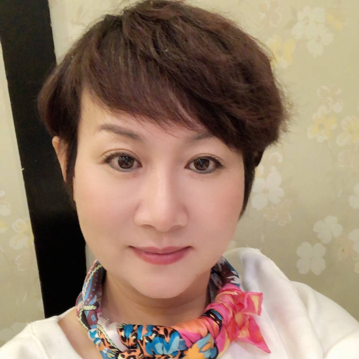喔喔红房子的照片