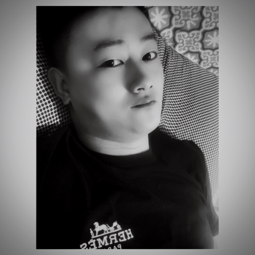 着急打铅笔的照片