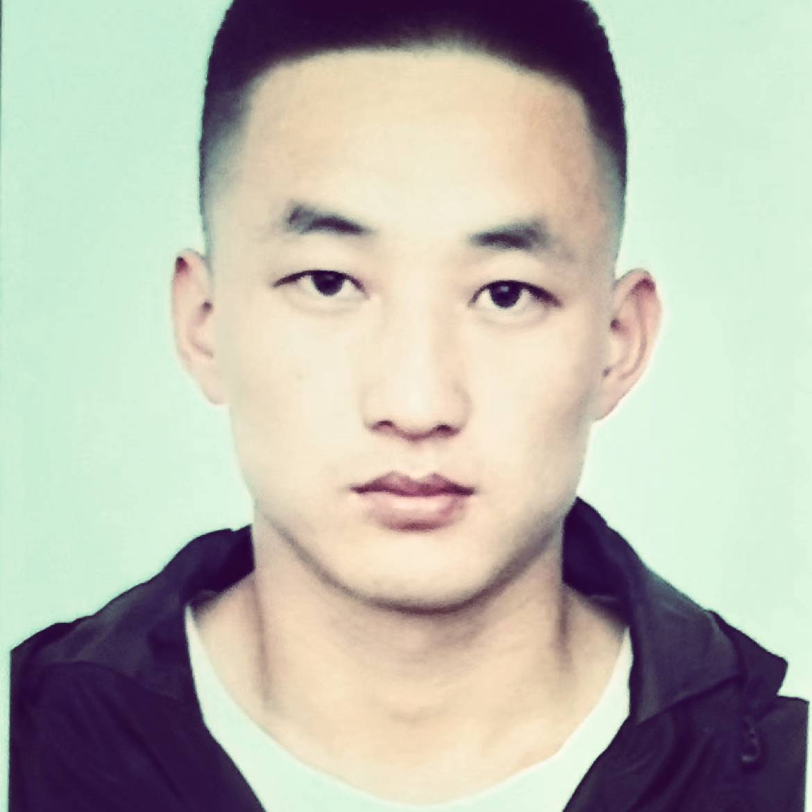 灵巧扯冰淇淋的照片