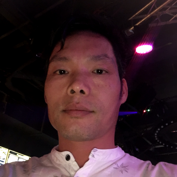 稳重深拥冷月的照片