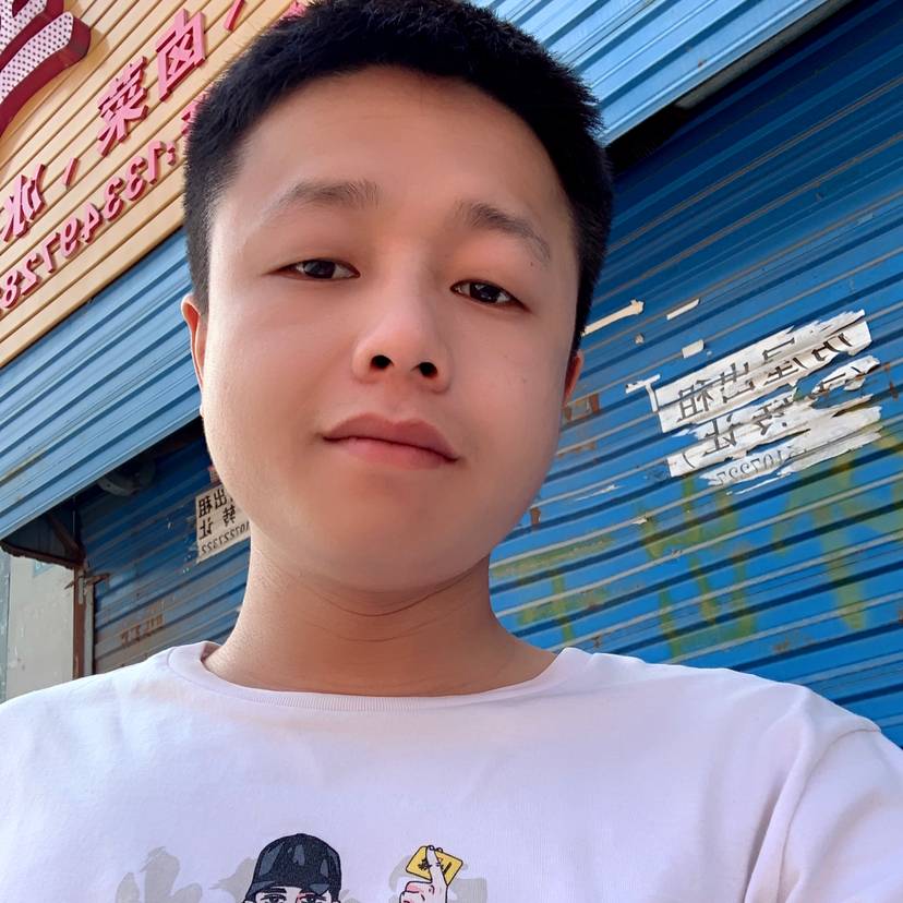 何英俊，的照片