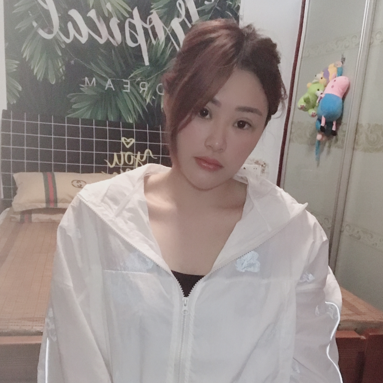 俊逸爱汉堡的照片