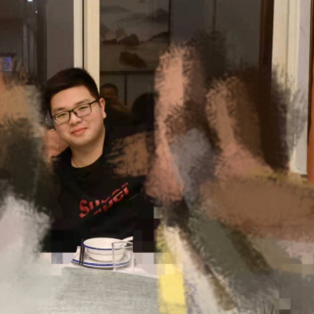 一大块腹肌的照片