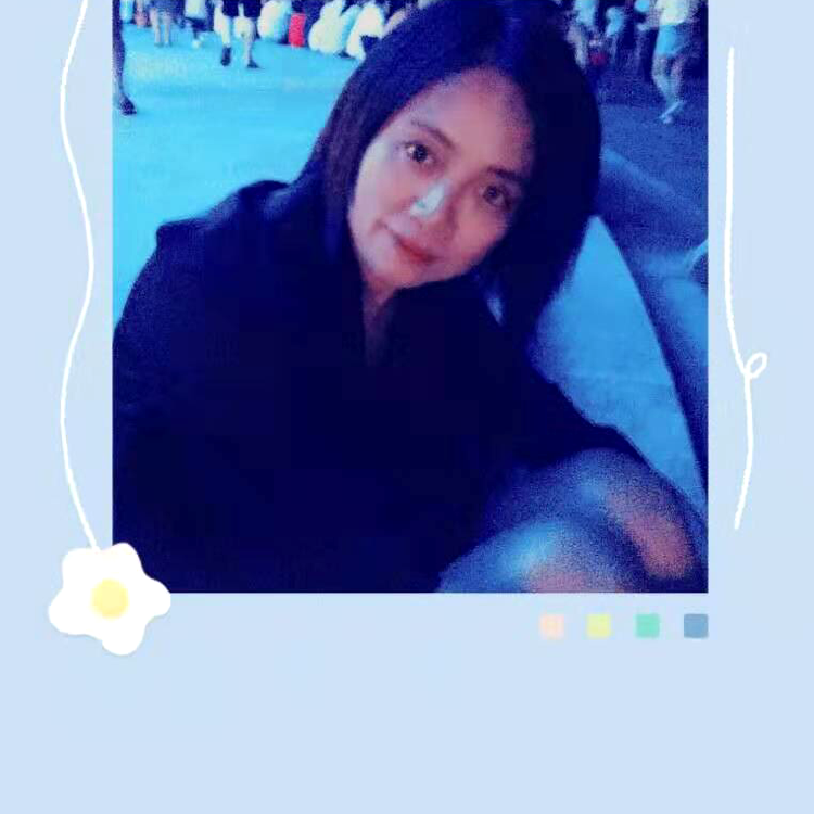 轻轻浅笑的照片
