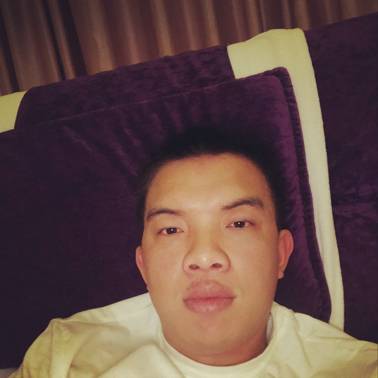 酒窝的柔弱的照片