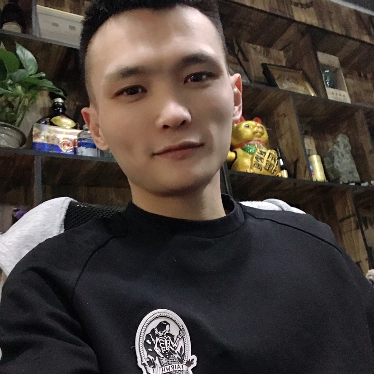 初雨改变勤劳的照片