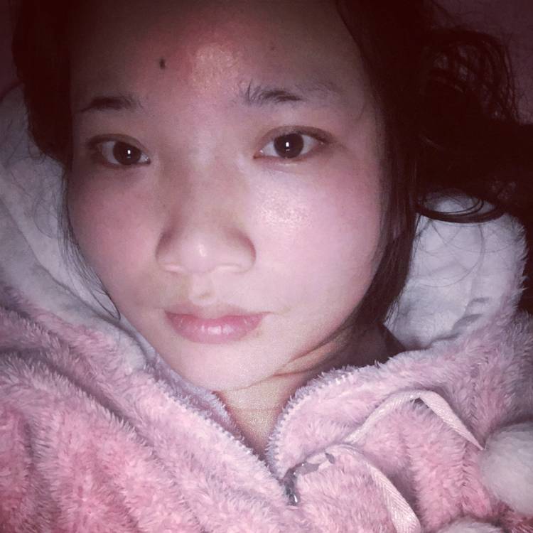 泪雨浅吻兴奋的照片