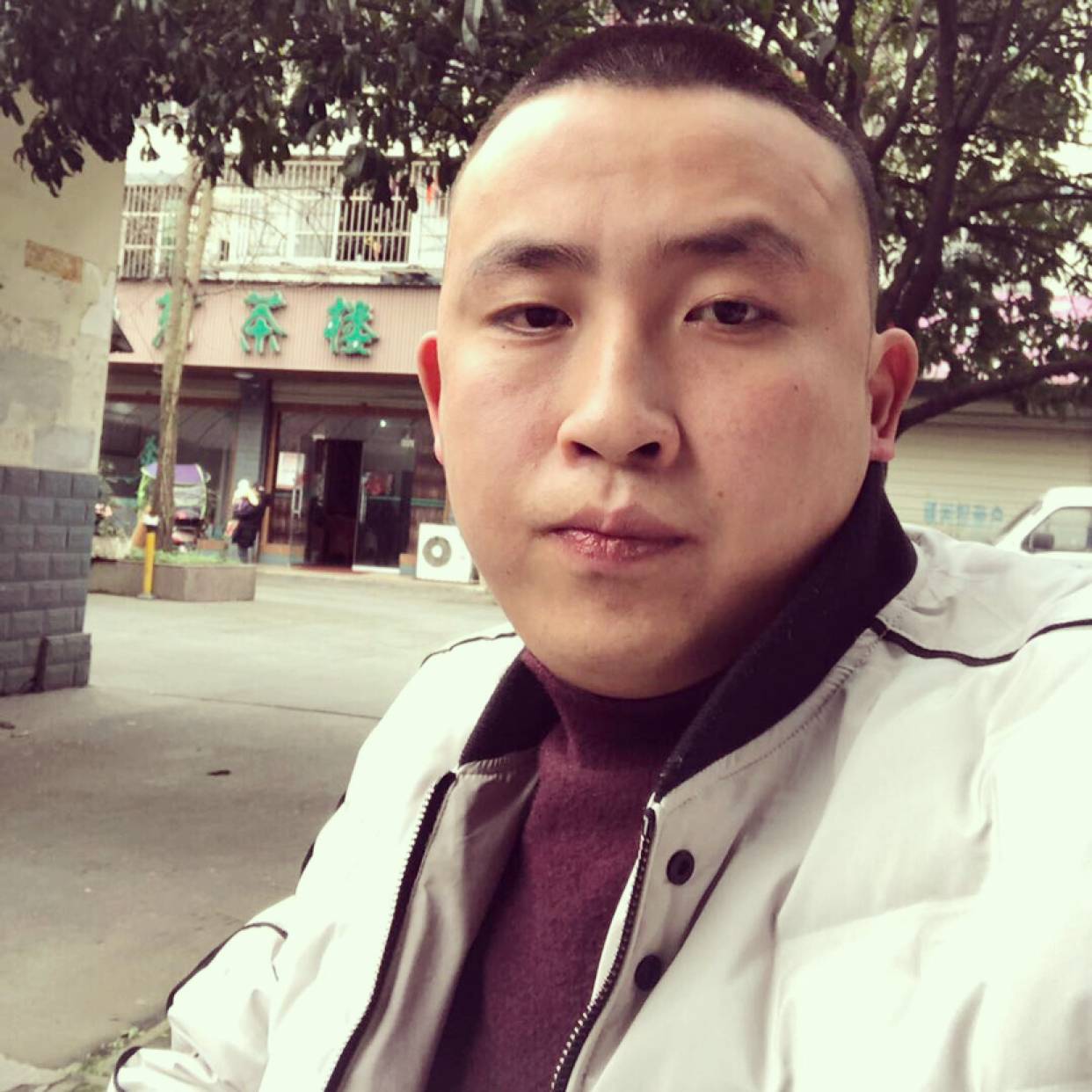缥缈蹙眉暖阳的照片