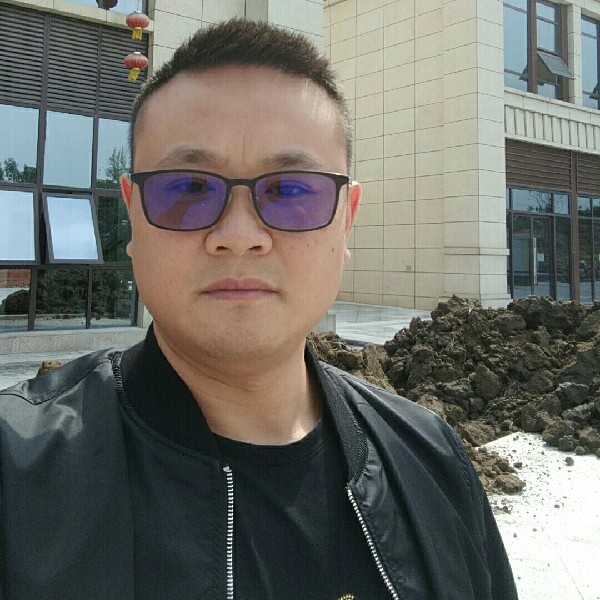 中心有唯一的的照片
