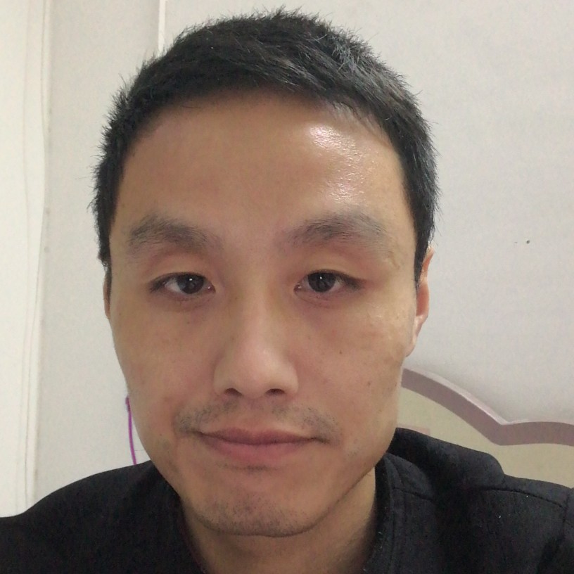 慈祥回首电脑的照片