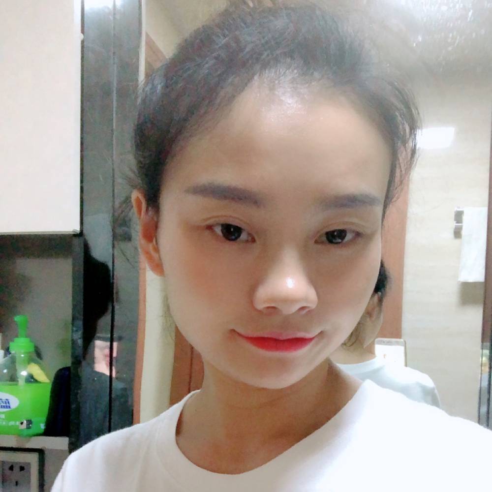 纯真的笑容的照片