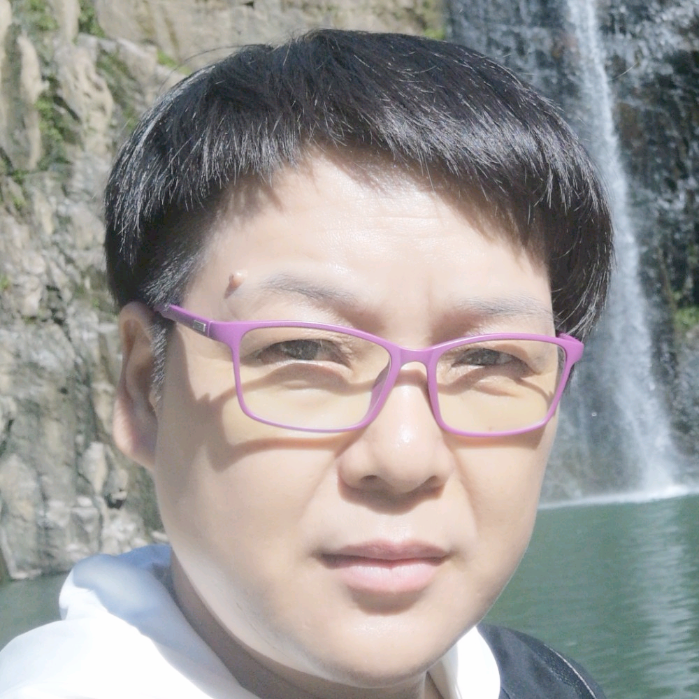 大米闻默默的照片