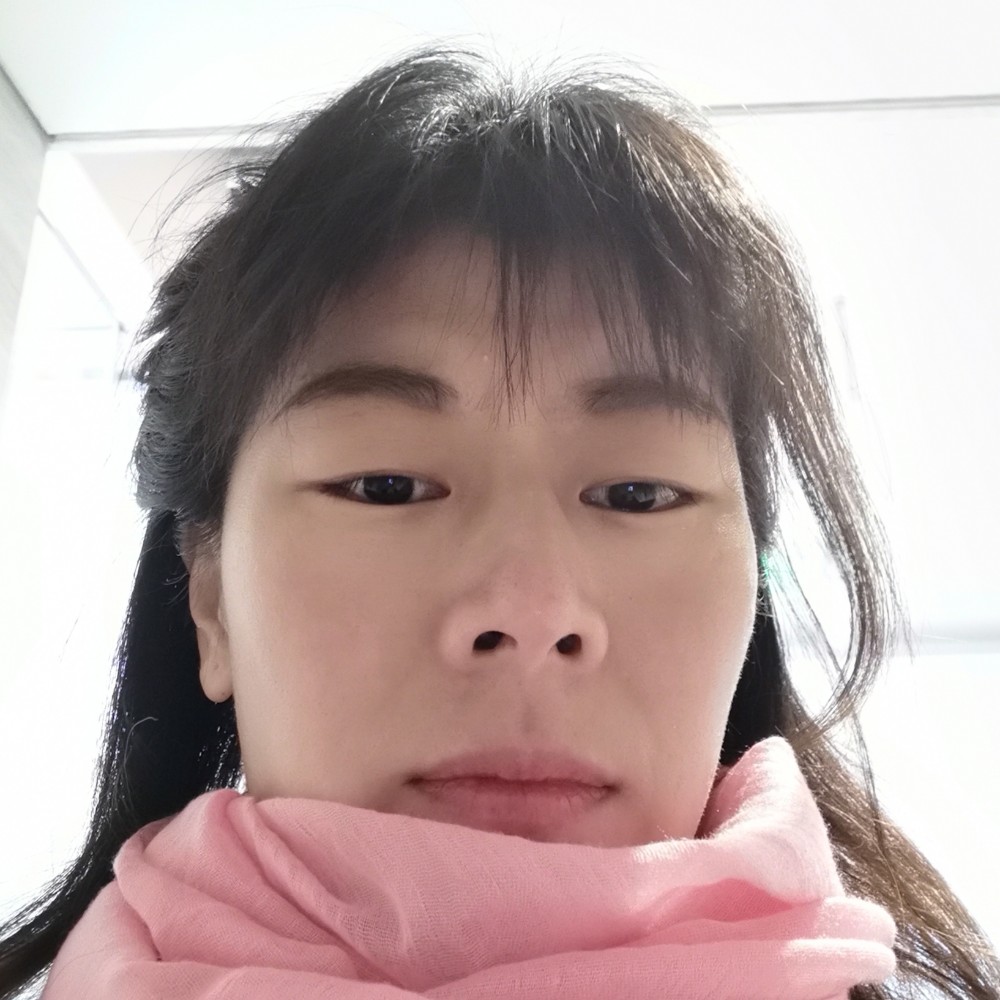 坦率那水影的照片