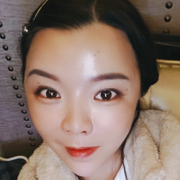 婵娅的照片