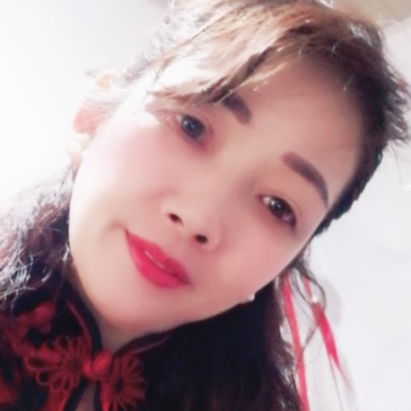 板栗冷艳的照片