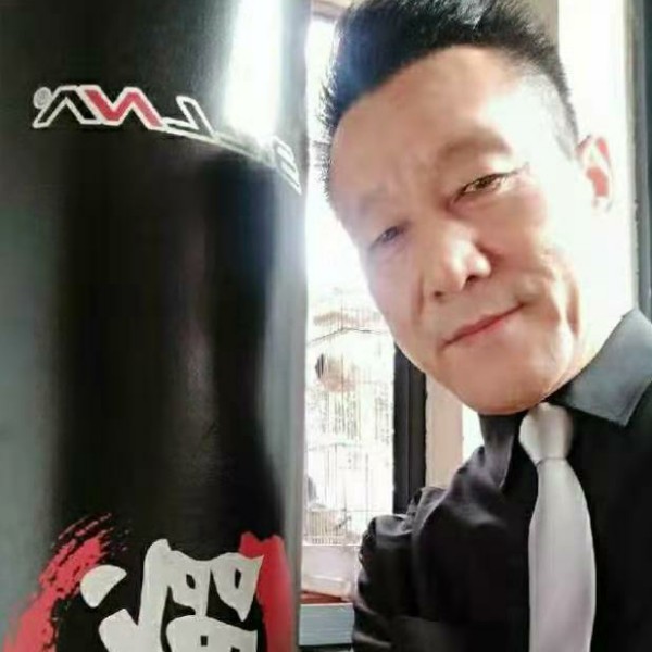 红牛霸气的照片