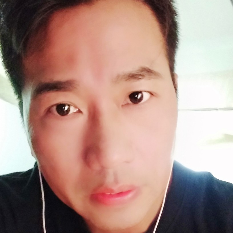 小兔子爱笑的照片