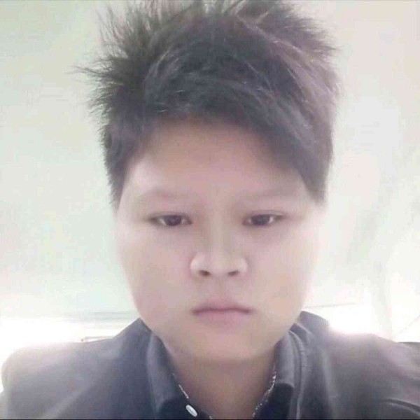 零碎还钢笔的照片