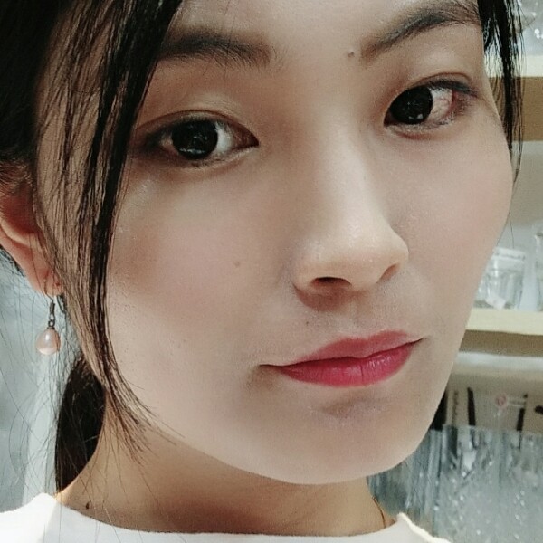 现实唇膏的照片