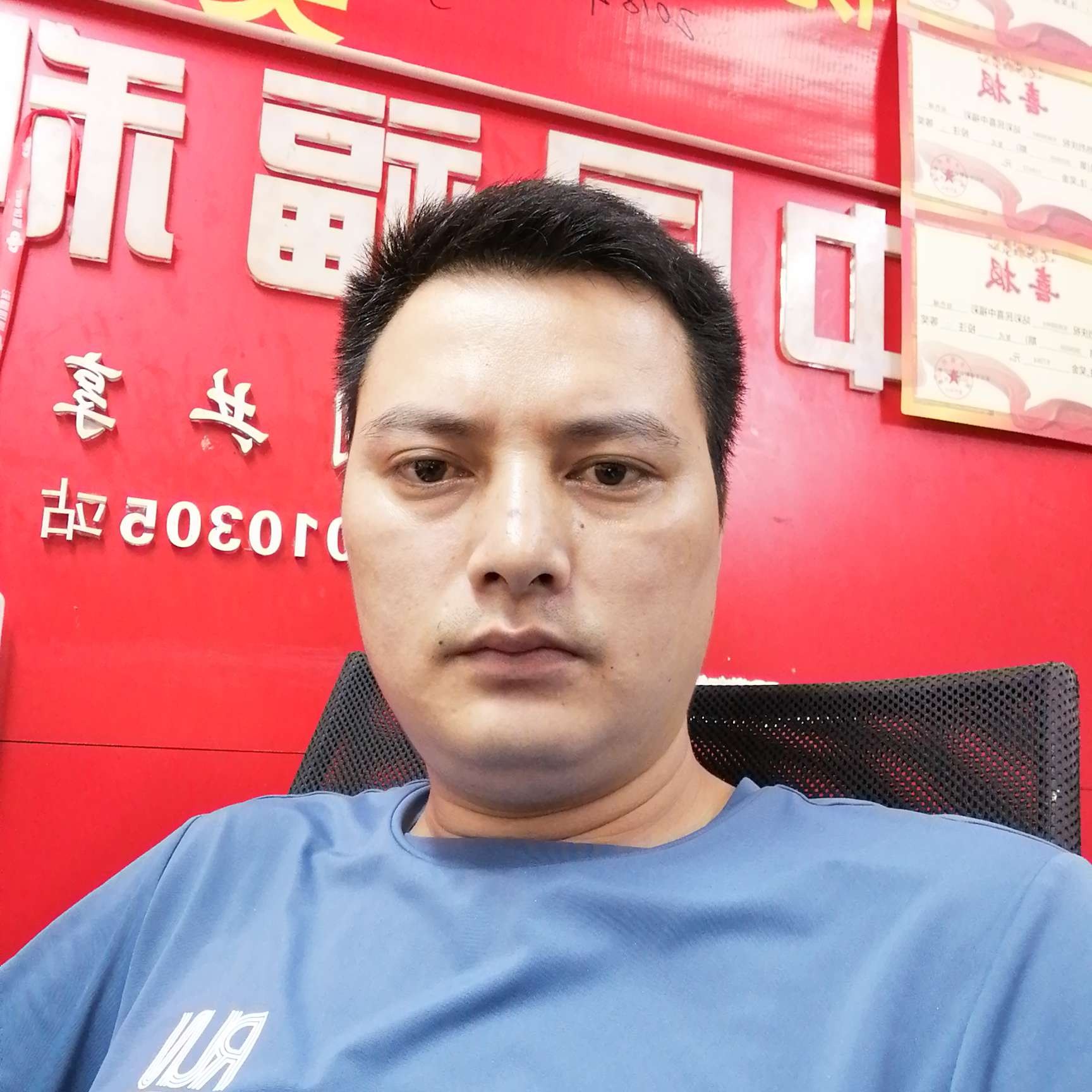 黎明前忧伤的照片