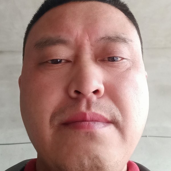 甜甜挽手可乐的照片