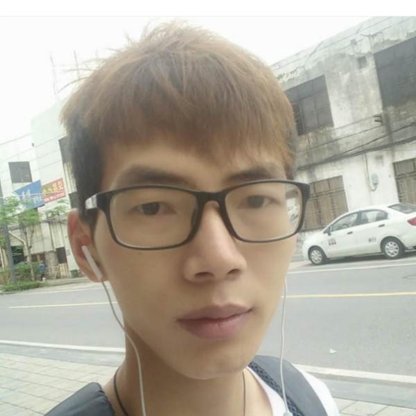 会流泪的猫的照片