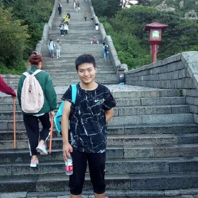 火保卫开朗的照片