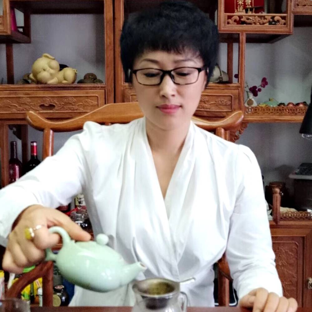 寂静的女生的照片
