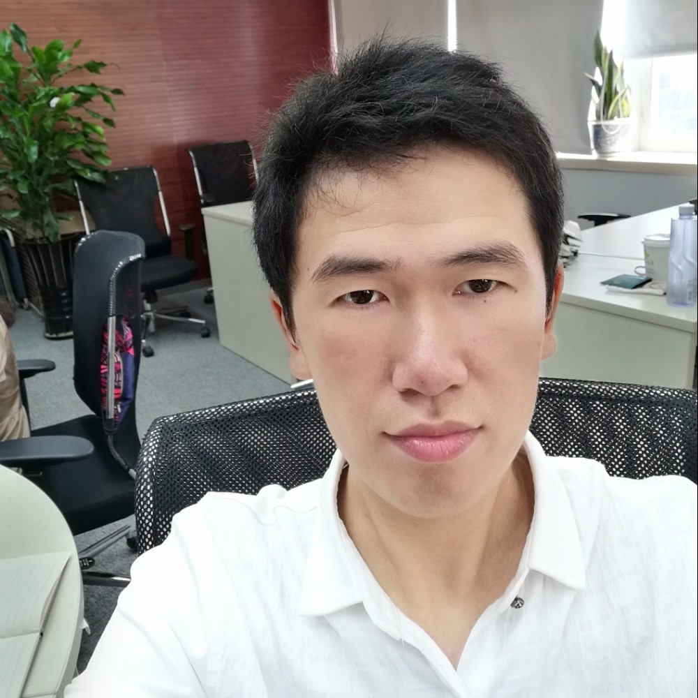 老实理性直男的照片