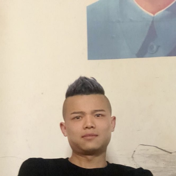 大地浅吻激情的照片