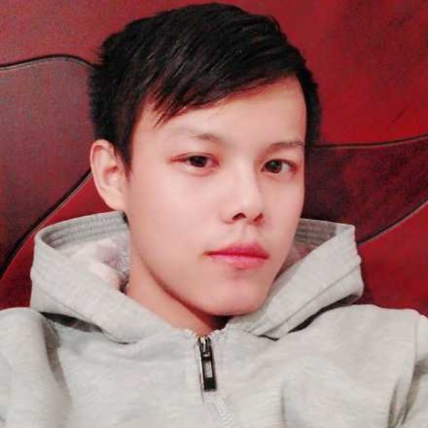 爱笑迎机器猫的照片