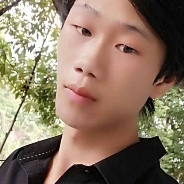 会撒娇保卫黄蜂的照片