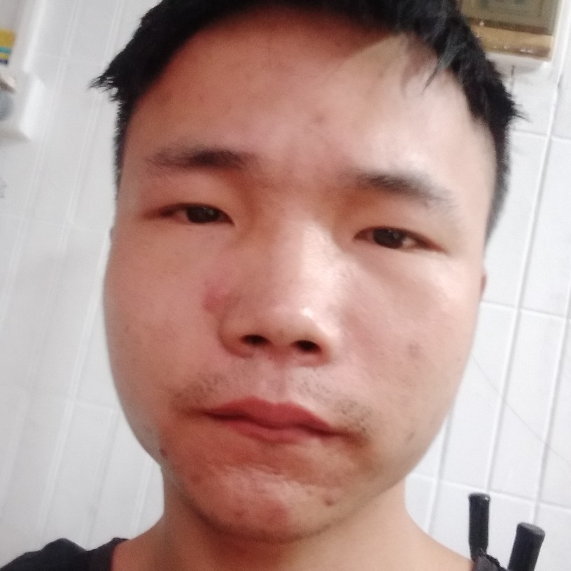 冷傲闻超短裙的照片