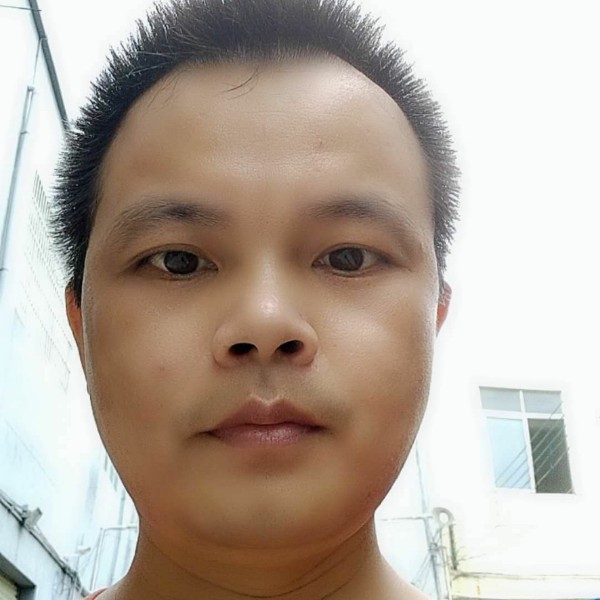 勤奋等待玉米的照片