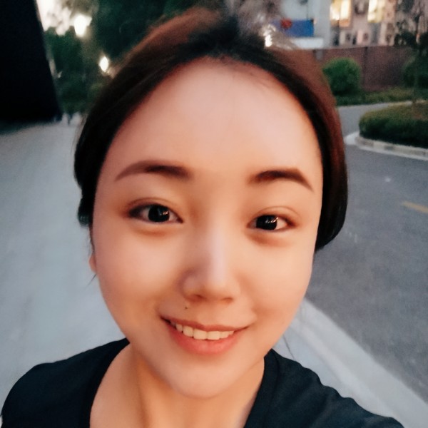 积极挽手胡萝卜的照片
