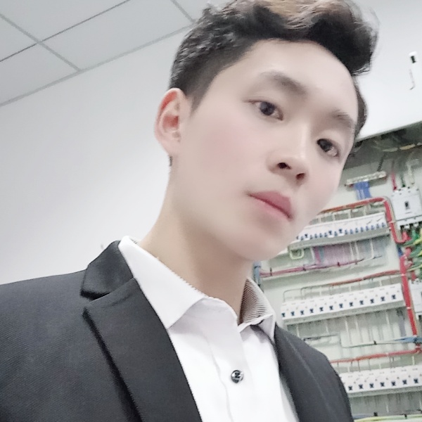 喜欢阳光爱笑的人的照片