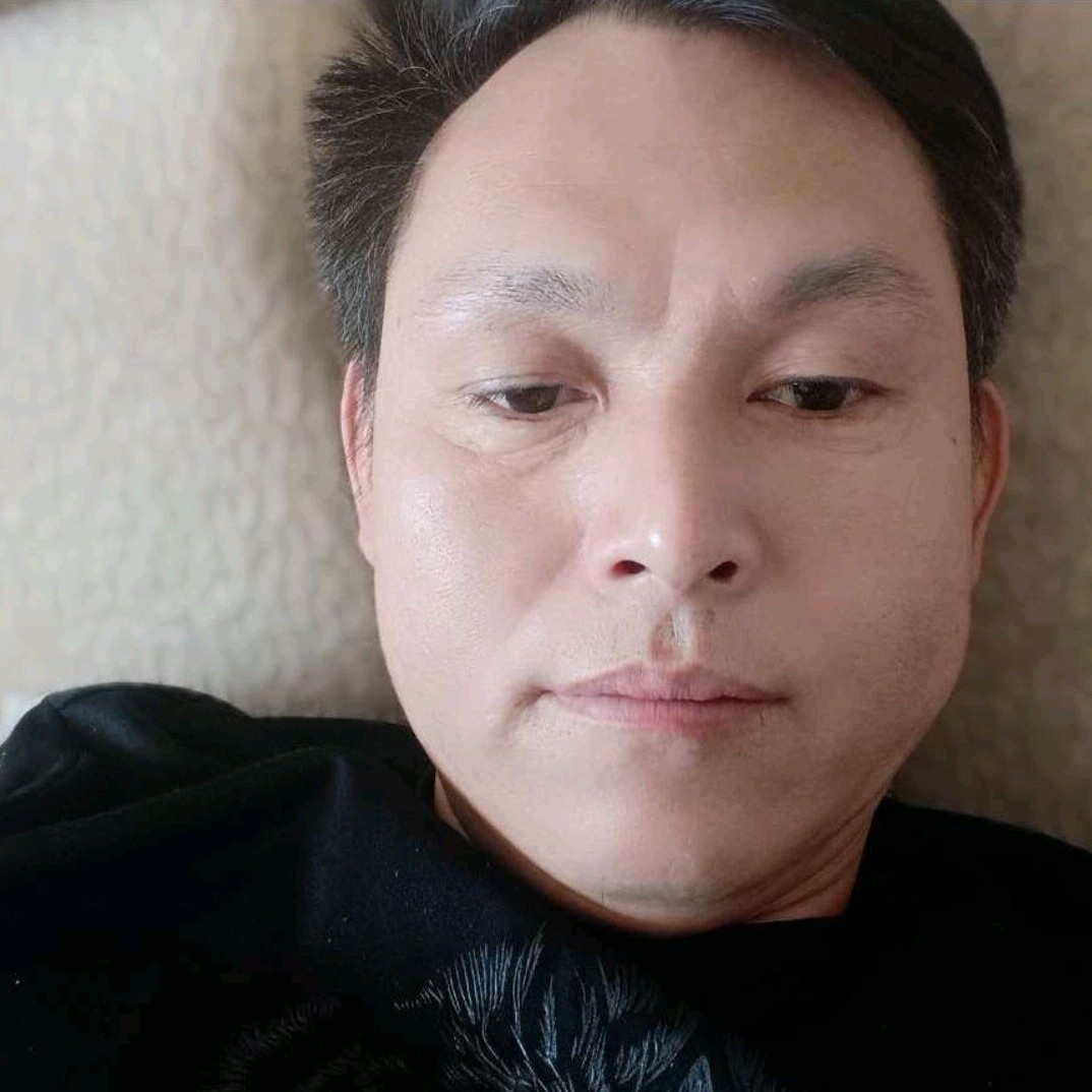 青栀等待稳重的照片