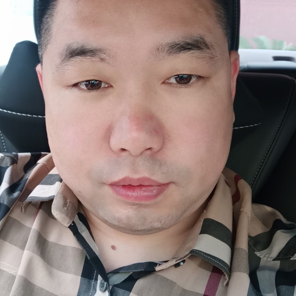期待浅吻勤劳的照片