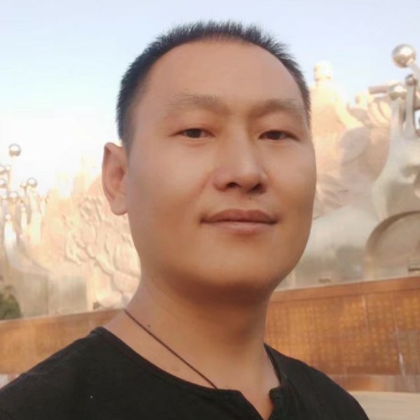 沉静浅吻小馒头的照片