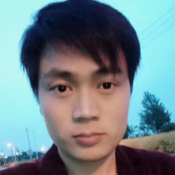 大胆等待蜻蜓的照片